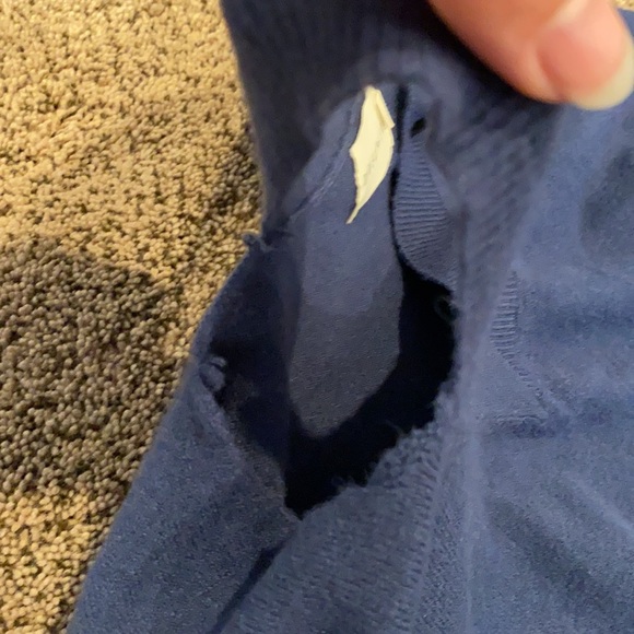 Two sweaters - Picture 2 of 4